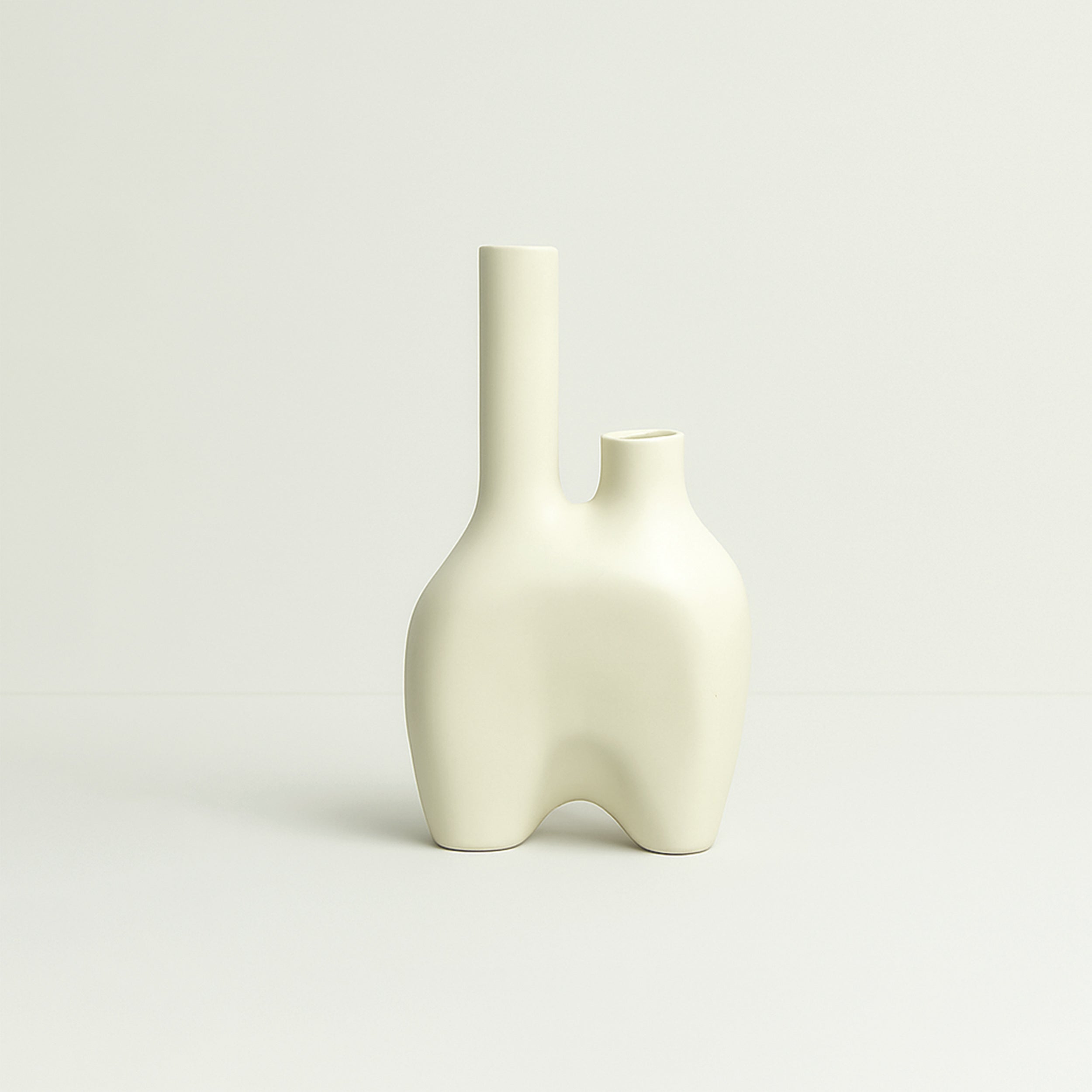 Solstice Ceramic Vase: The Handcrafted White Ascent of Modern Art