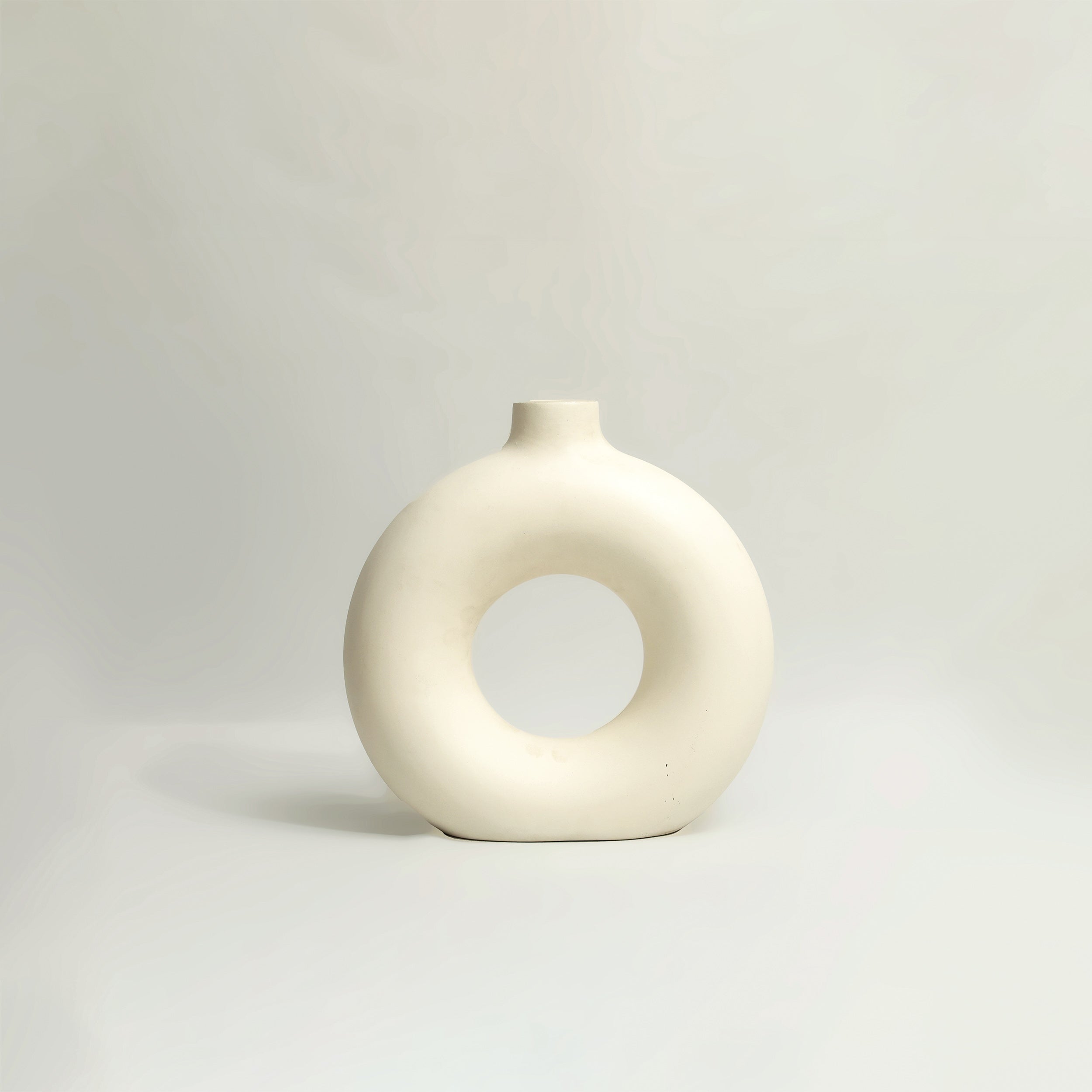 Vista Ceramic Vase: A Handcrafted Study in Modernist Serenity.