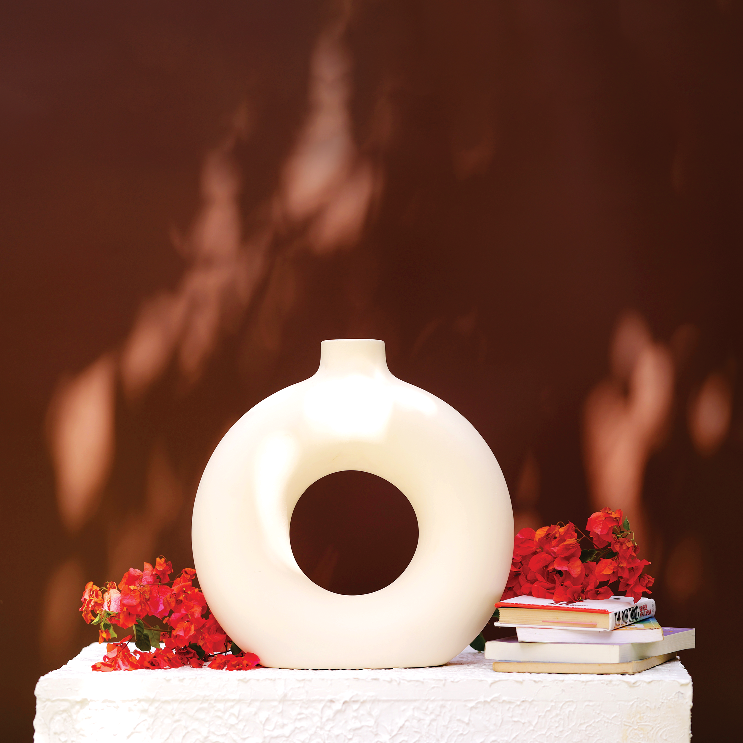 Vista Ceramic Vase: A Handcrafted Study in Modernist Serenity.