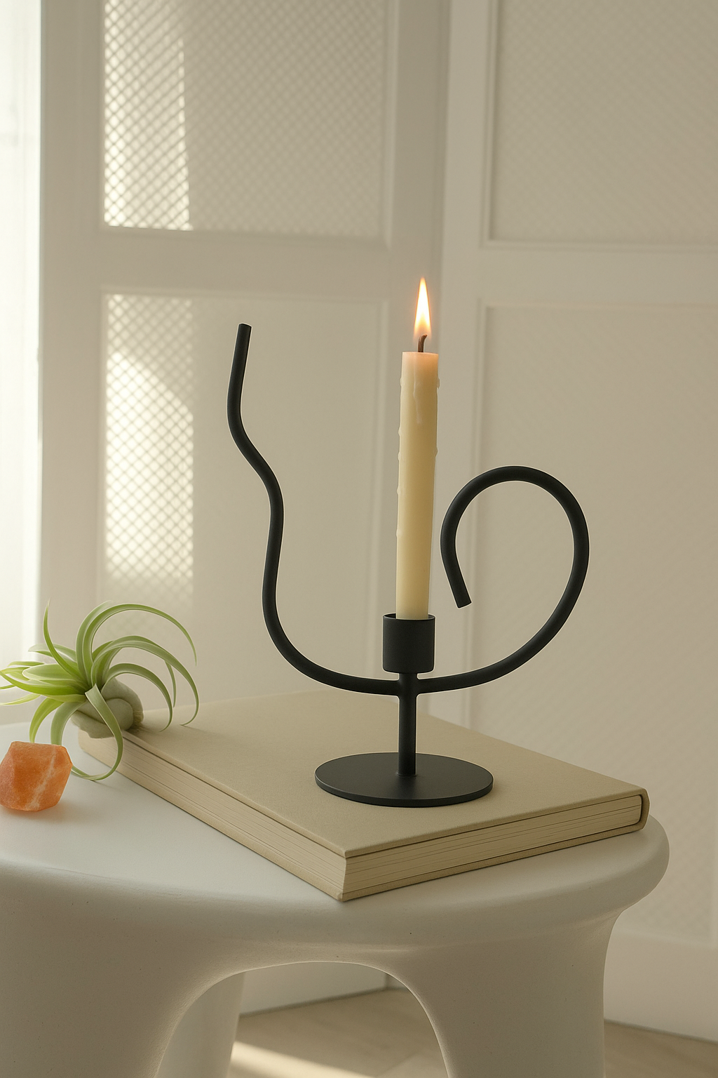 Geste Artistique Lumina – Modern Calligraphy Design Candle Holder