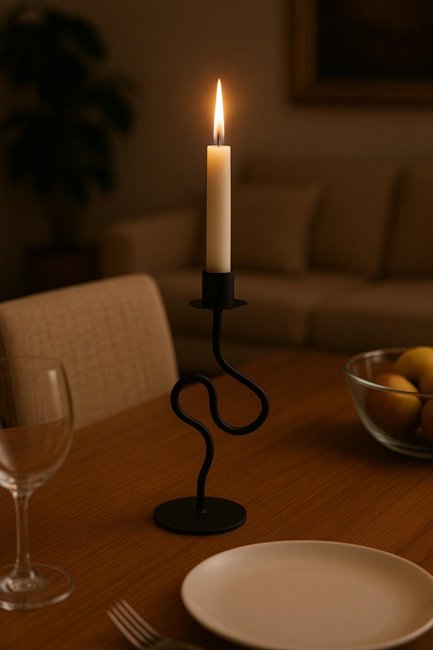 La Courbe Celeste Lumina – Elegant Wavy Candle Holder in Deep Onyx