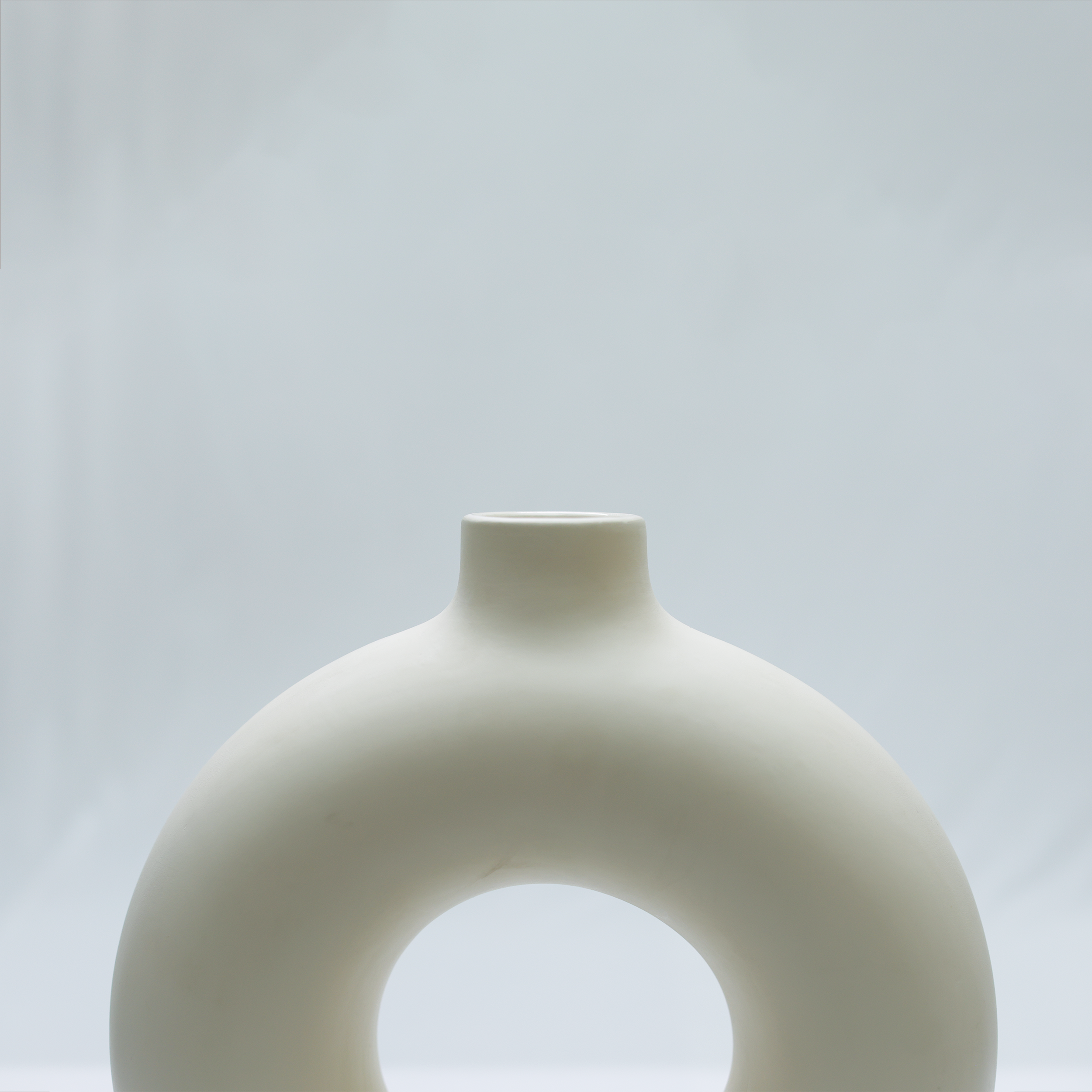 Vista Ceramic Vase: A Handcrafted Study in Modernist Serenity.